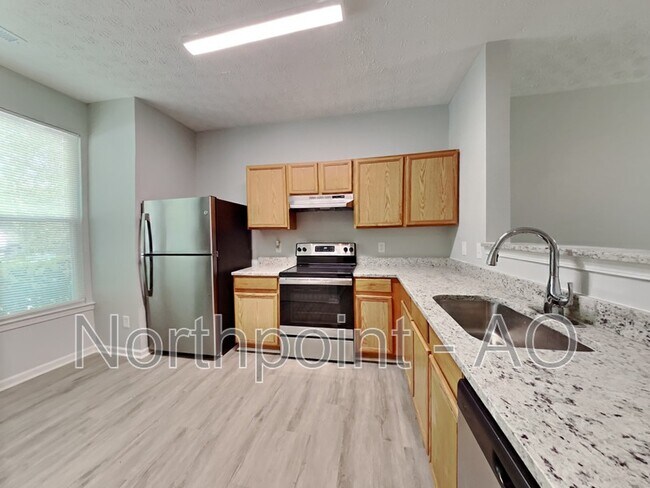 Foto del edificio - 6097 Camden Forrest Dr