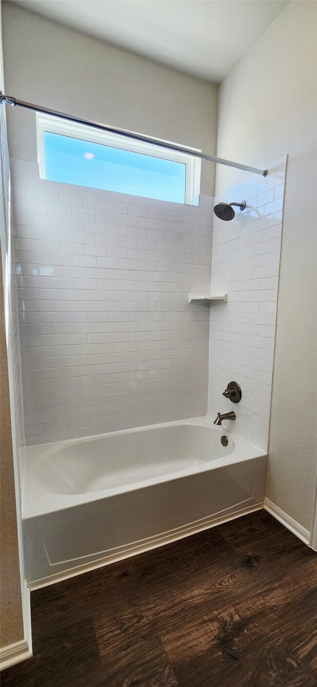 Foto del edificio - 422 Magnolia Ln