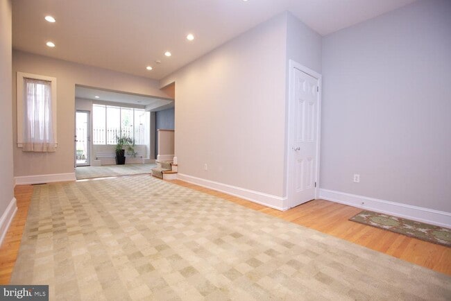 Building Photo - 421 S 20th St