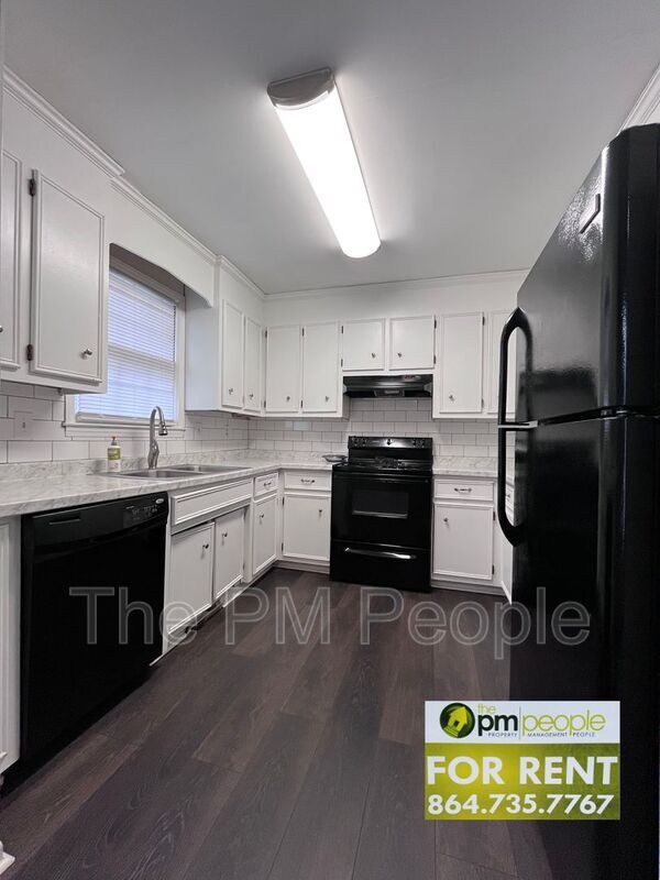 Building Photo - 102 Wexford Dr