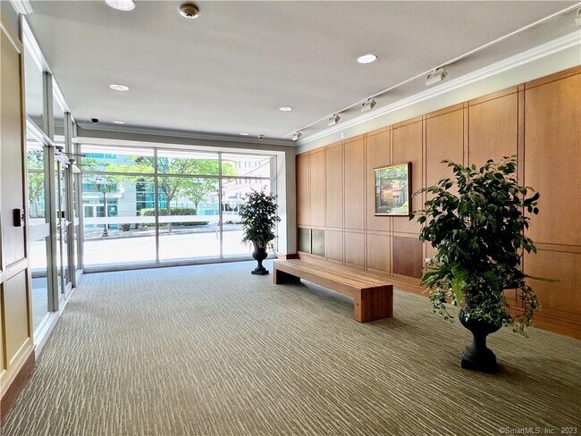 Building Photo - 99 Prospect St