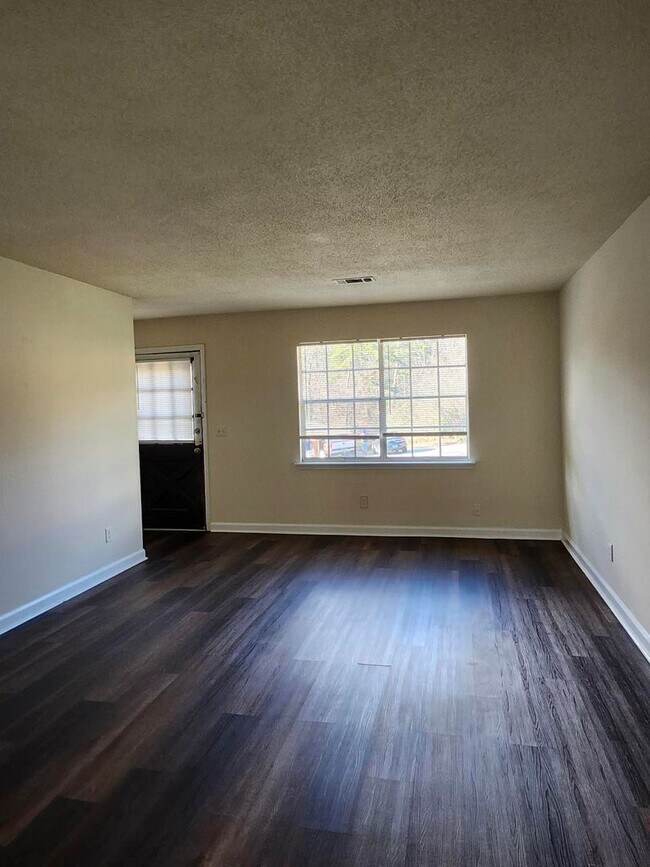 Foto del edificio - 4644-4648 Cary Lane