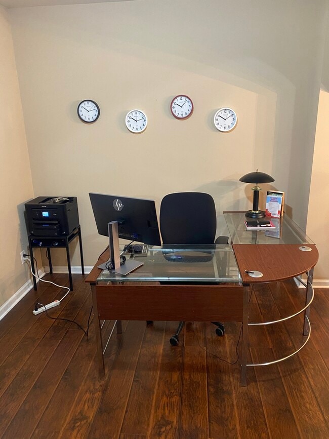 Office area - 5704 Keys Way