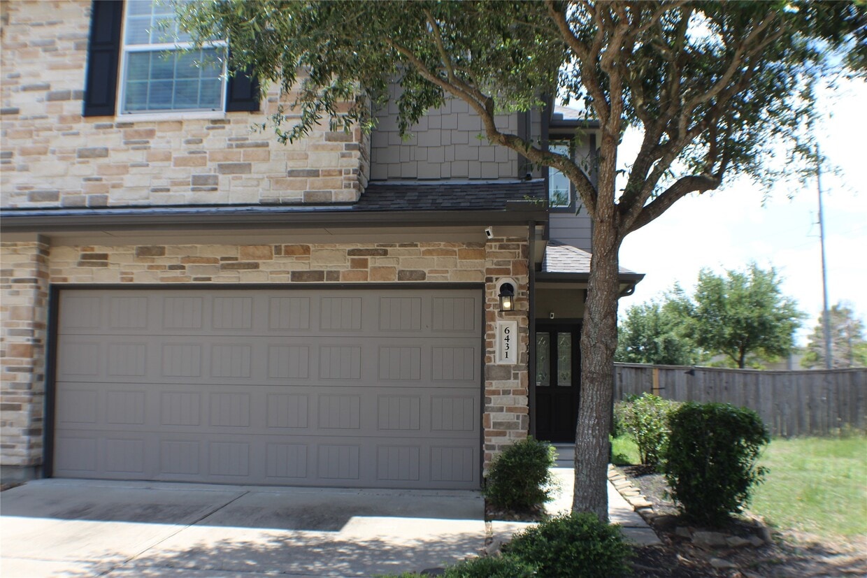 Foto principal - 6431 Densberry Ln