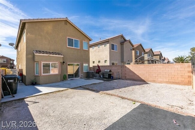 Building Photo - 3816 Hollycroft Dr