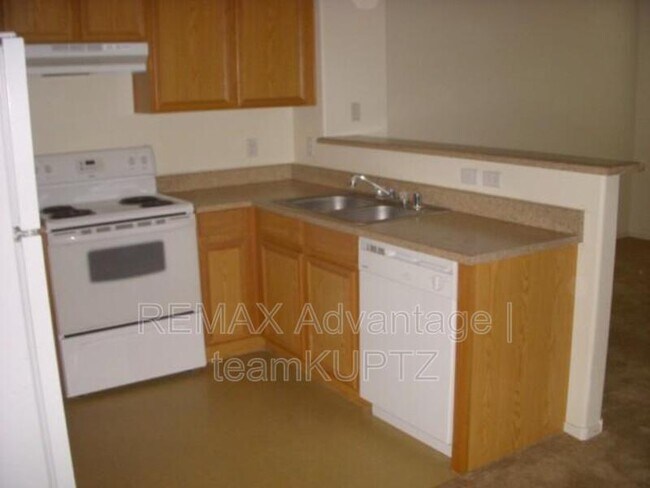 Foto del edificio - 2020 Rancho Lake Dr