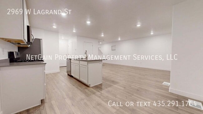 Building Photo - 2969 W LaGrand St