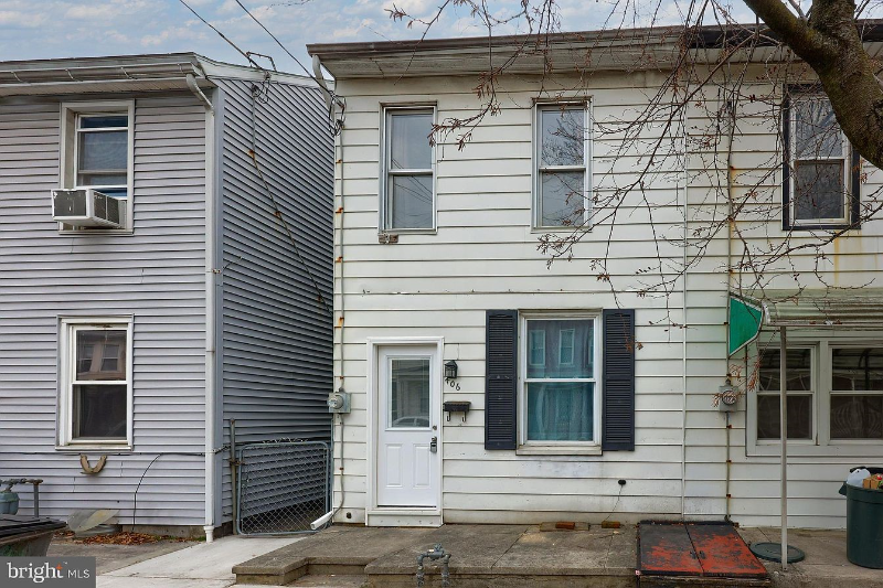 Primary Photo - 406 N 10th St