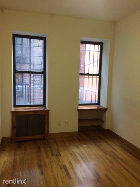 Foto del edificio - 303 W 48th St