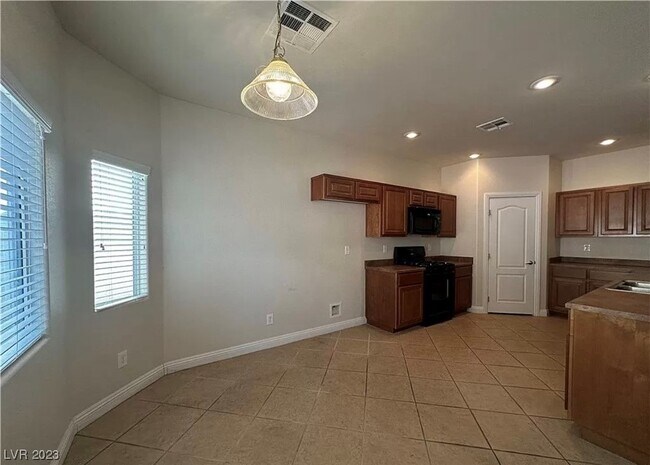 Foto del edificio - 9351 Pinewood Ridge St