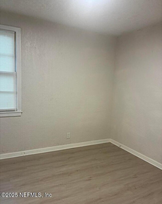 Foto del edificio - 981 McTyre Ct