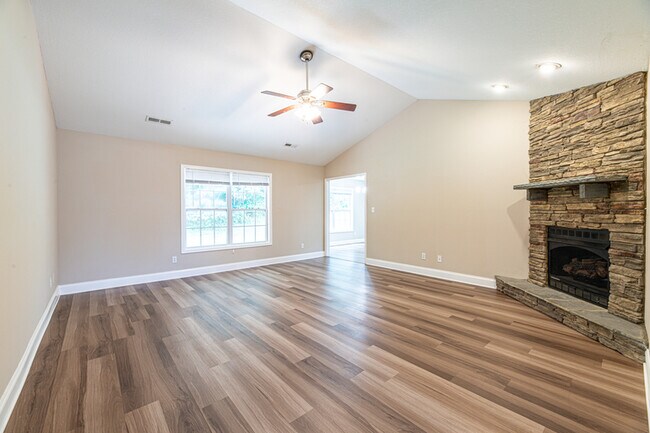 Foto del edificio - 637 Marston Ln