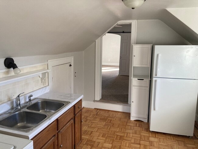 Foto del edificio - 5425 Webster St