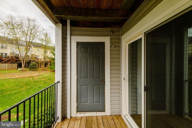 Building Photo - 10022 Vanderbilt Cir