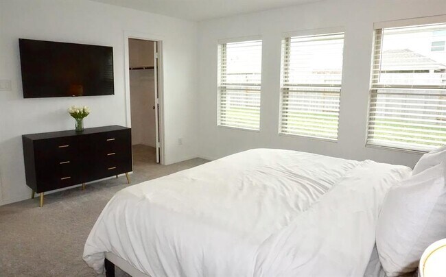 Foto del edificio - 5123 Sunvalley Bend Dr