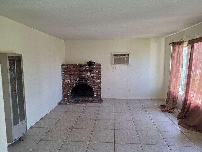 Foto del edificio - 8778 Lomita Dr
