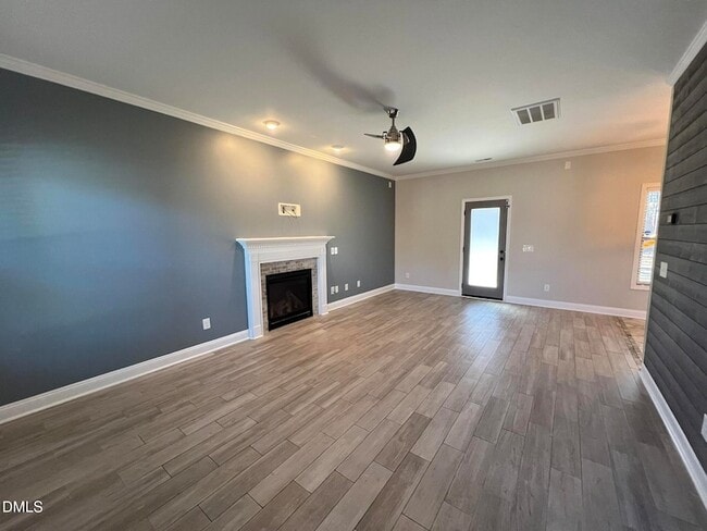 Building Photo - 19 Eaton Dr