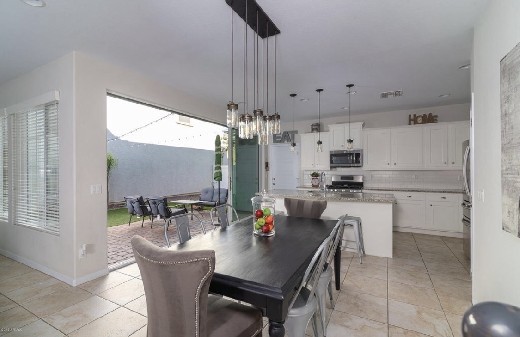Building Photo - Desirable Mulberry Home