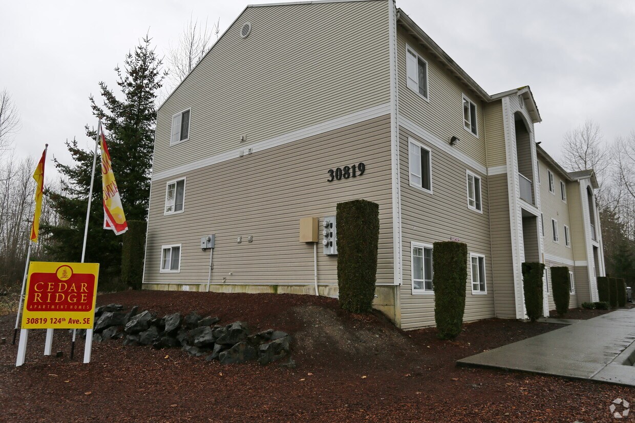 Cedar Ridge Apartments in Auburn, WA