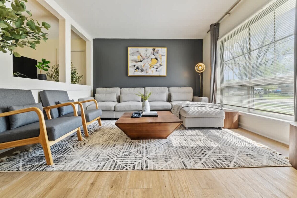 Foto principal - 103 Willow Rd