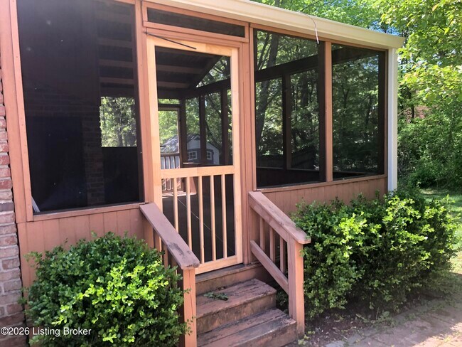 Foto del edificio - 6811 Cedarwood Dr