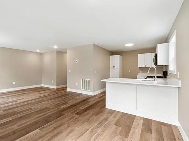 Foto del edificio - 307 N Van Dorn St