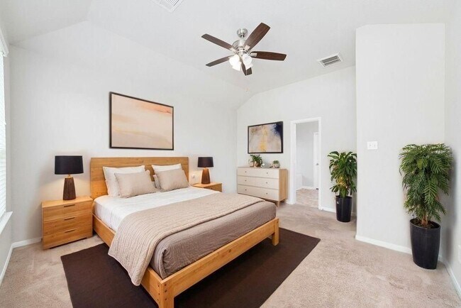 Foto del edificio - 2707 Golden Hills Ct