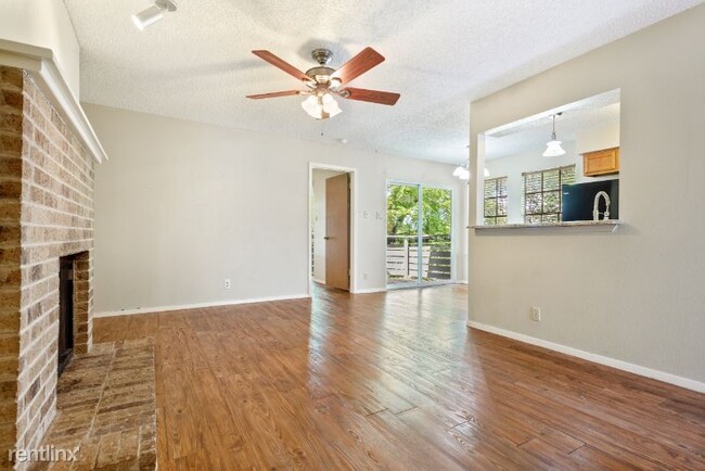 Building Photo - 2 br, 2 bath Condo - 2106 Nickerson