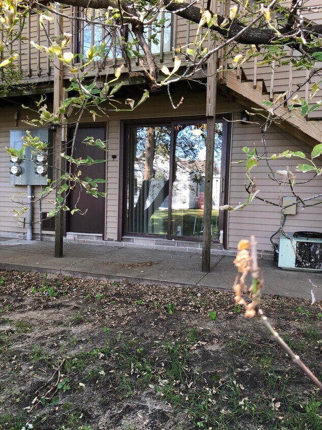 Foto principal - 2420 N Park Ave