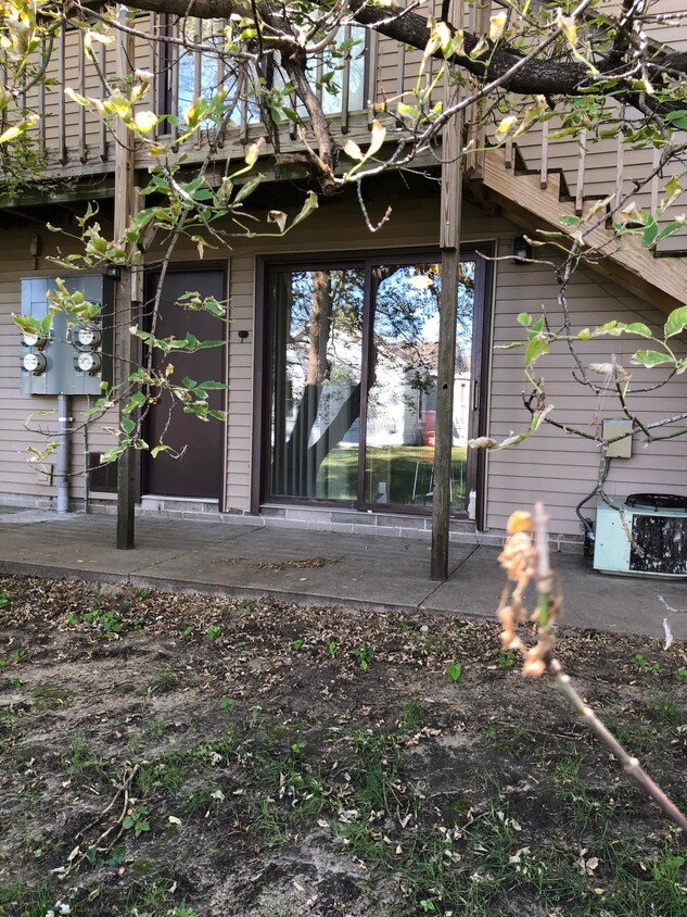 Primary Photo - 2420 N Park Ave