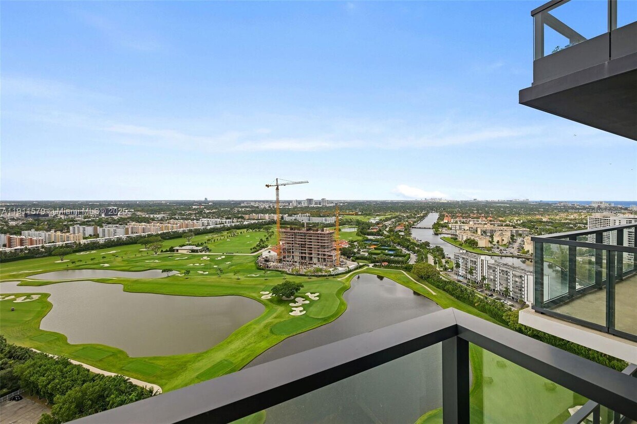 Foto principal - 101 Diplomat Pkwy