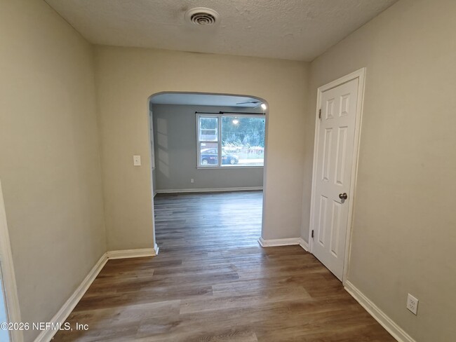 Building Photo - 1447 Lawrence Pl