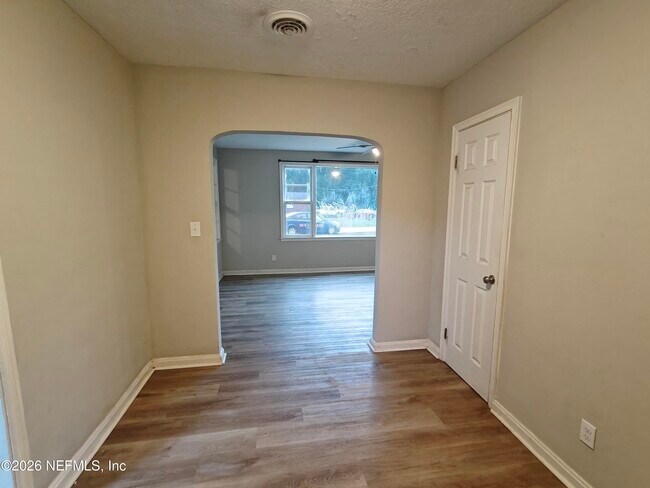 Foto del edificio - 1447 Lawrence Pl