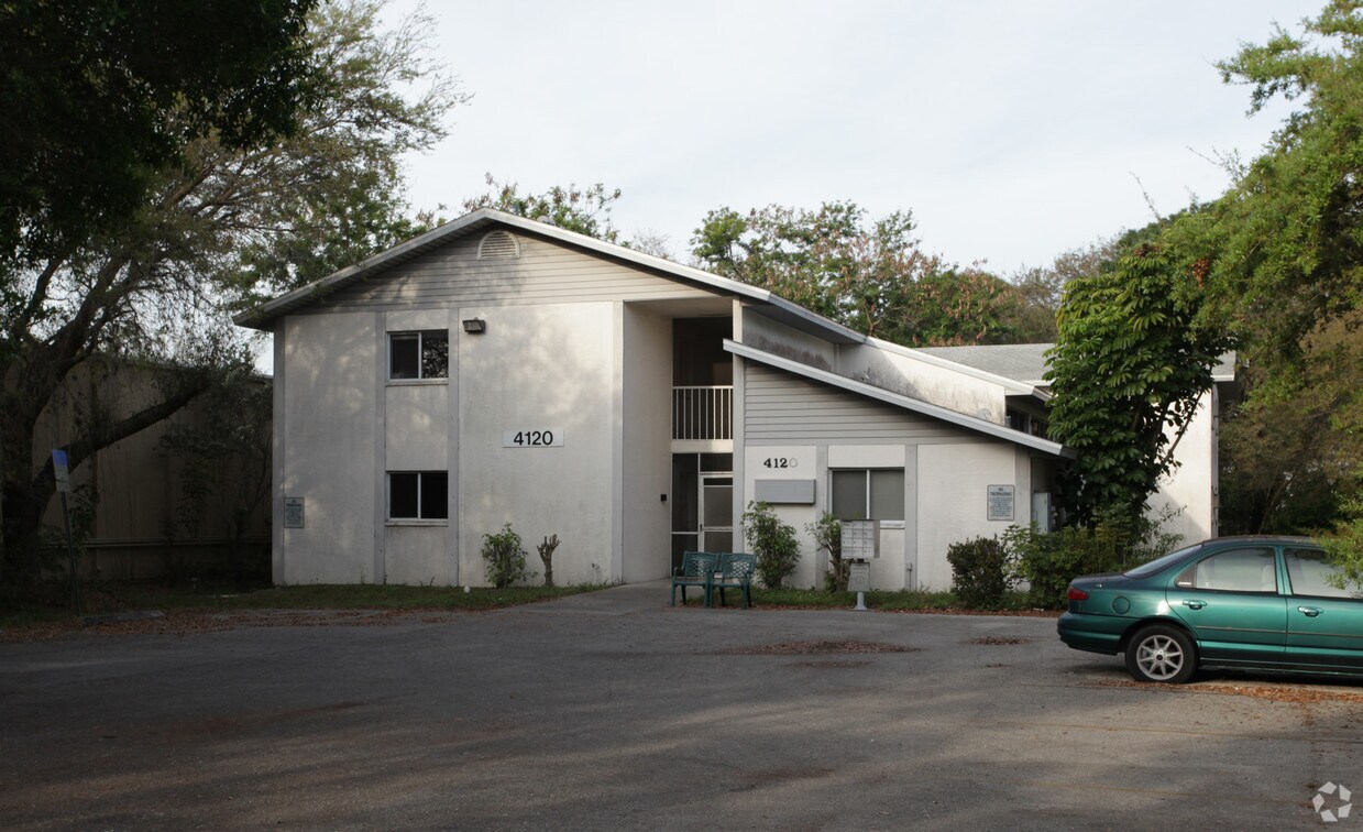 Primary Photo - 4120 Evans Ave