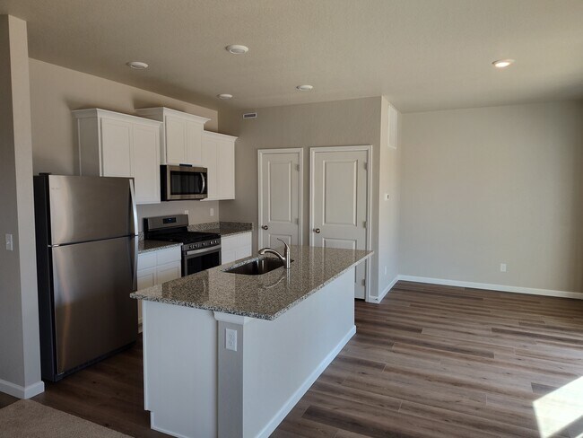 Foto del edificio - 7415 Dolores Ave