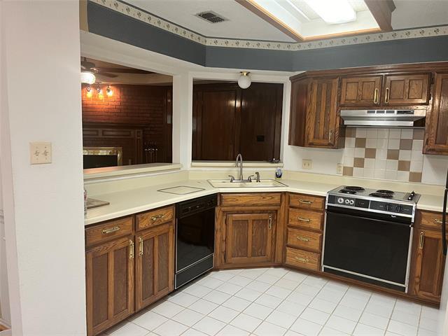 Building Photo - 7640 Grassland Dr