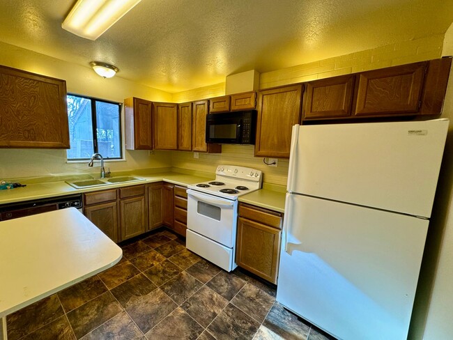 Foto del edificio - 3 Bedroom Townhome near BYU stadium!