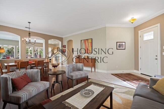 Foto del edificio - Executive Single Story Rental in Gated Serrano Community!