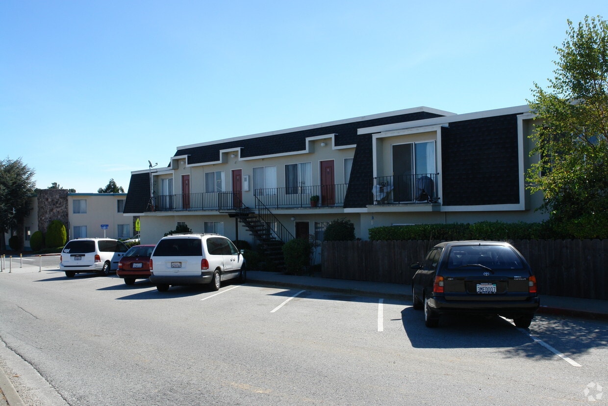 Primary Photo - 491 Richmond Dr