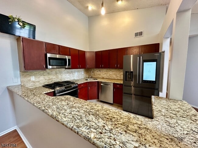 Building Photo - 111 Lindsey Ct