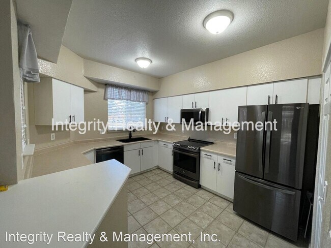 Foto del edificio - 2 br, 2.5 bath House - 6484 Silver Mesa Dr...