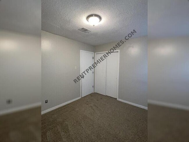 Foto del edificio - 9924 Whispering Pine Drive Little Rock, AR...
