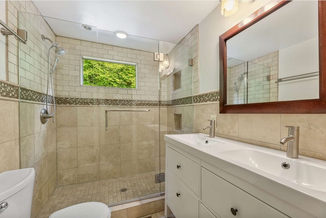 Building Photo - 5260 Mount Vernon Pky