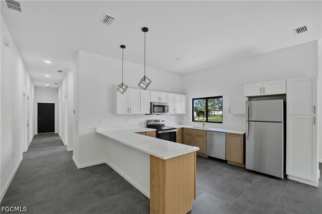Foto del edificio - 601 Hawthorne Ave S