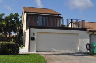 Building Photo - 165 Seawind Dr