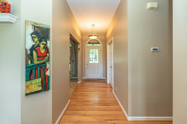Building Photo - 5116 Forest View Ct