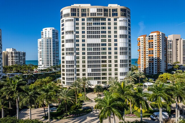Building Photo - Le Jardin at Park Shore