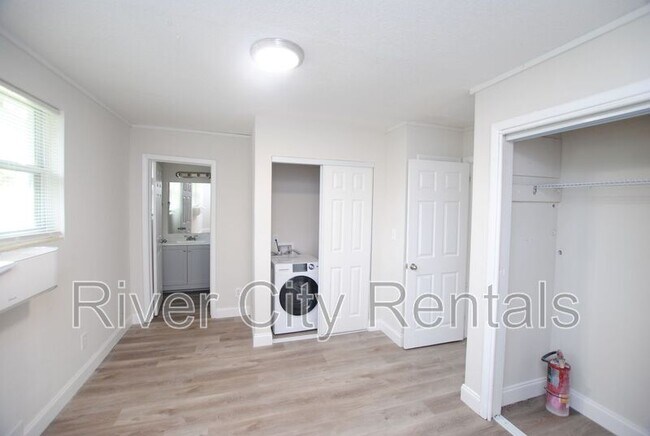 Foto del edificio - 2975 Dellwood Ave