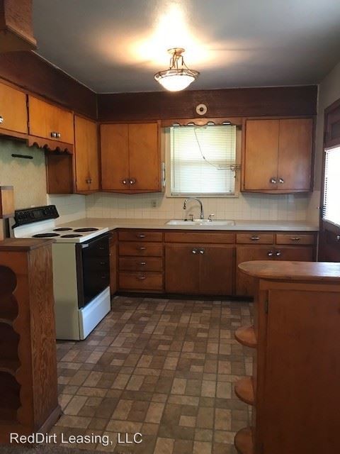 Building Photo - 2 br, 1 bath House - 5824 S. Broadway Ave.