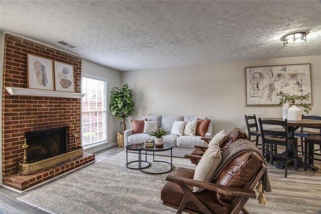 Foto del edificio - 587 Wedgewood Dr